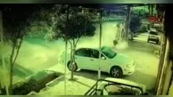 نجات معجزه آسای راننده پژو‌ پس از برخورد وحشتناک با پایه برق در گچساران + ویدئو
