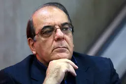 عباس عبدی: برچیدن گشت ارشاد عقب نشینی نیست