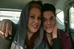 تصویری از آرین پسر کوچک نسرین مقانلو سر مزار برادرش + عکس