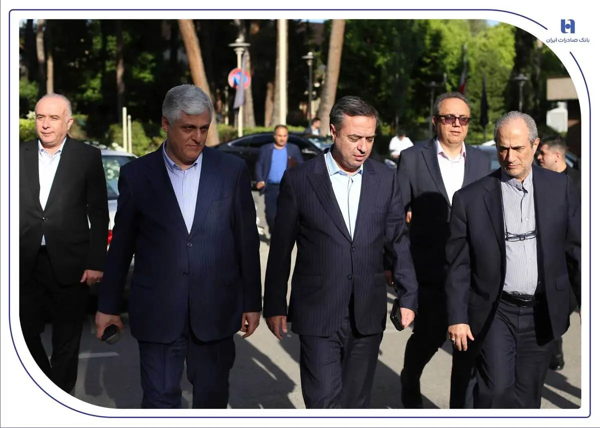 پیشگامی بانک صادرات ایران در بازسازی اکوسیستم دانش‌بنیان؛ حمایت راهبردی از آموزش عالی و پیوند دانشگاه، صنعت و اقتصاد در دوران پساجنگ | تأکید قربان اسکندری بر توسعه آموزش عالی در دوران پساجنگ با رویکرد حمایت بانکی از اقتصاد دانش‌بنیان و فناوری