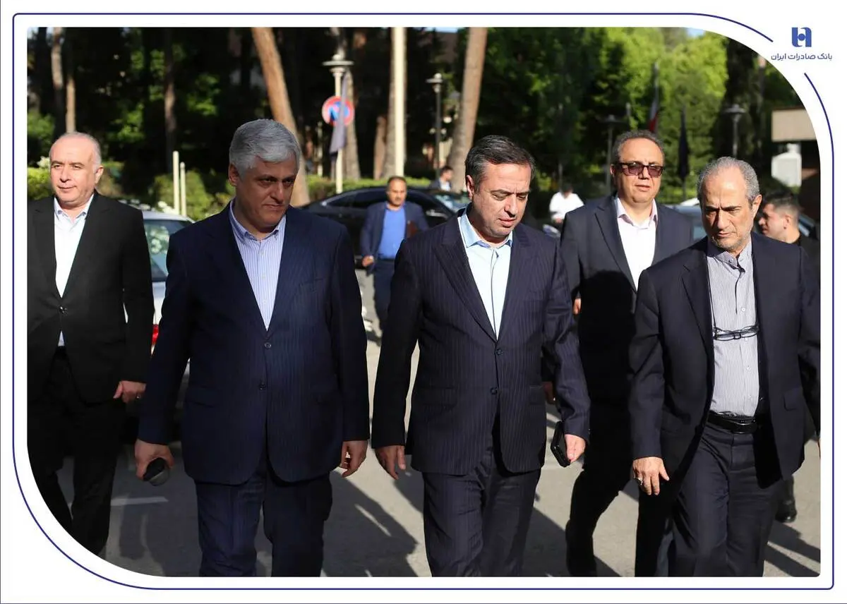 پیشگامی بانک صادرات ایران در بازسازی اکوسیستم دانش‌بنیان؛ حمایت راهبردی از آموزش عالی و پیوند دانشگاه، صنعت و اقتصاد در دوران پساجنگ | تأکید قربان اسکندری بر توسعه آموزش عالی در دوران پساجنگ با رویکرد حمایت بانکی از اقتصاد دانش‌بنیان و فناوری