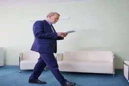 علی لاریجانی عازم مسقط شد