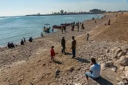  ساحل بندرعباس در نوروز کرونا زده! 