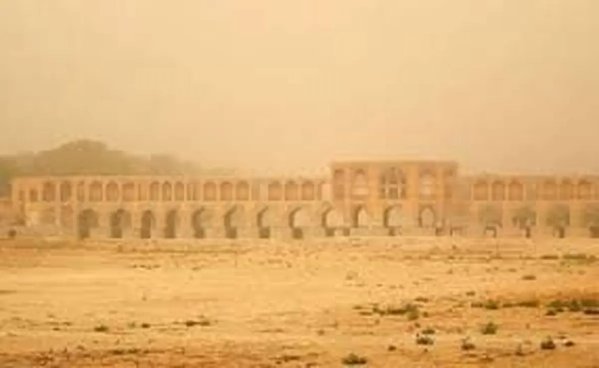 آسمان غبارآلود نقاط مختلف ایران | ورود گرد و خاک از روز چهارشنبه به کشور