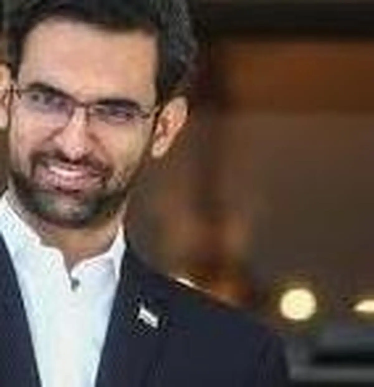انتقادها به مسافرت جهرمی بالا گرفت+ عکس