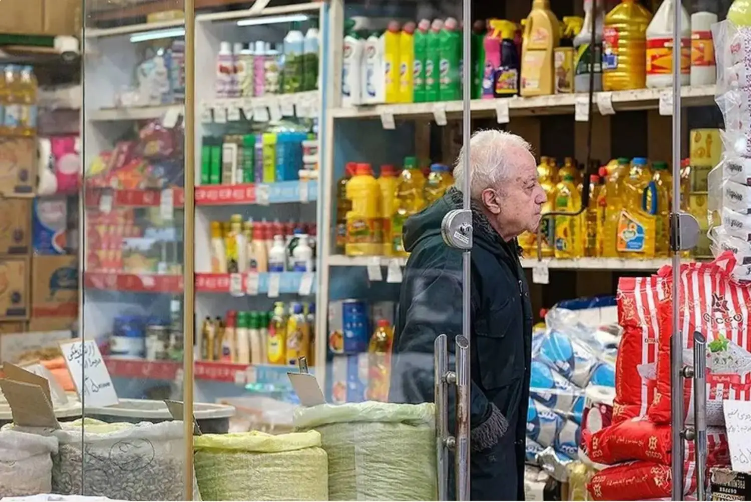«سبد معیشت» ۹۰ میلیون تومان شد | دستمزد برای ده روز ماه هم کفاف نمی‌دهد!