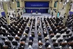 تفاوت گفتار و رفتار امام جمعه مستمع را سر لج می‌آورد