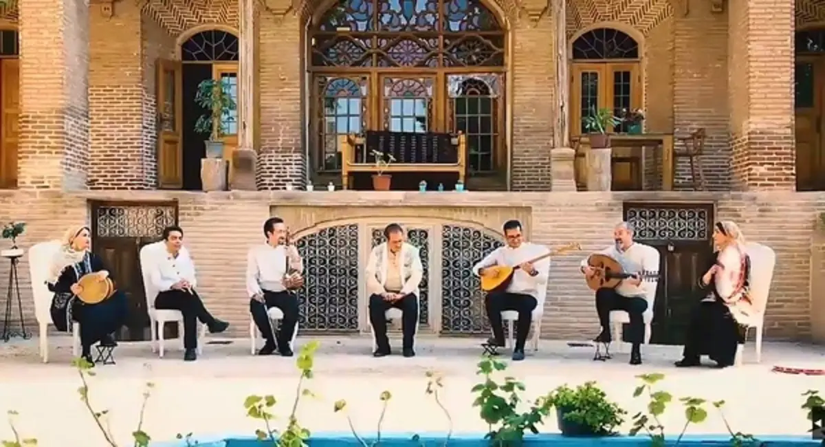 طنین نوای دف نوازان ایران در روستای گردشگری هشمیز سنندج | از این موسیقی سنتی غافل نشوید + ویدئو