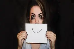 شما افسردگی خندان گرفته‌اید! | افسردگی خندان چیست؟