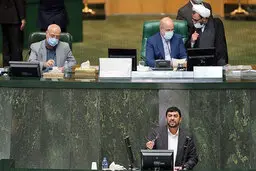 روش برخورد  عده‌ای از نمایندگان مجلس یازدهم  با دولت نیازمند تذکر جدید رهبری است
