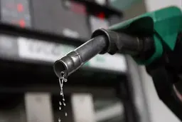 مخالفت قاطع کمیسیون انرژی با طرح بازتوزیع یارانه بنزین 