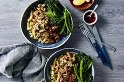 رسپی چیکن استراگانف که برخلاف اسمش خیلی ساده‌ست | چیکن استراگانف، یه غذای ساده و جدید مجلسی +ویدئو