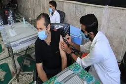  با تزریق دُزسوم واکسن برای افراد بالای ۱۸ سال موافقت شد