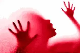 تجاوزعجیب پدر شیطان صفت به همراه دوستش به دخترش 24 ساله اش + جزئیات ماجرای هولناک