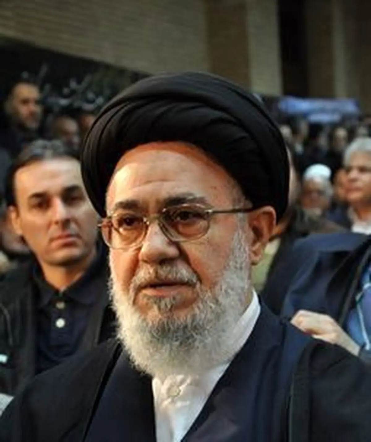 شعارهای مرگ‌برمنافق علیه «موسوی خوئینی» در نماز جمعه قم 
