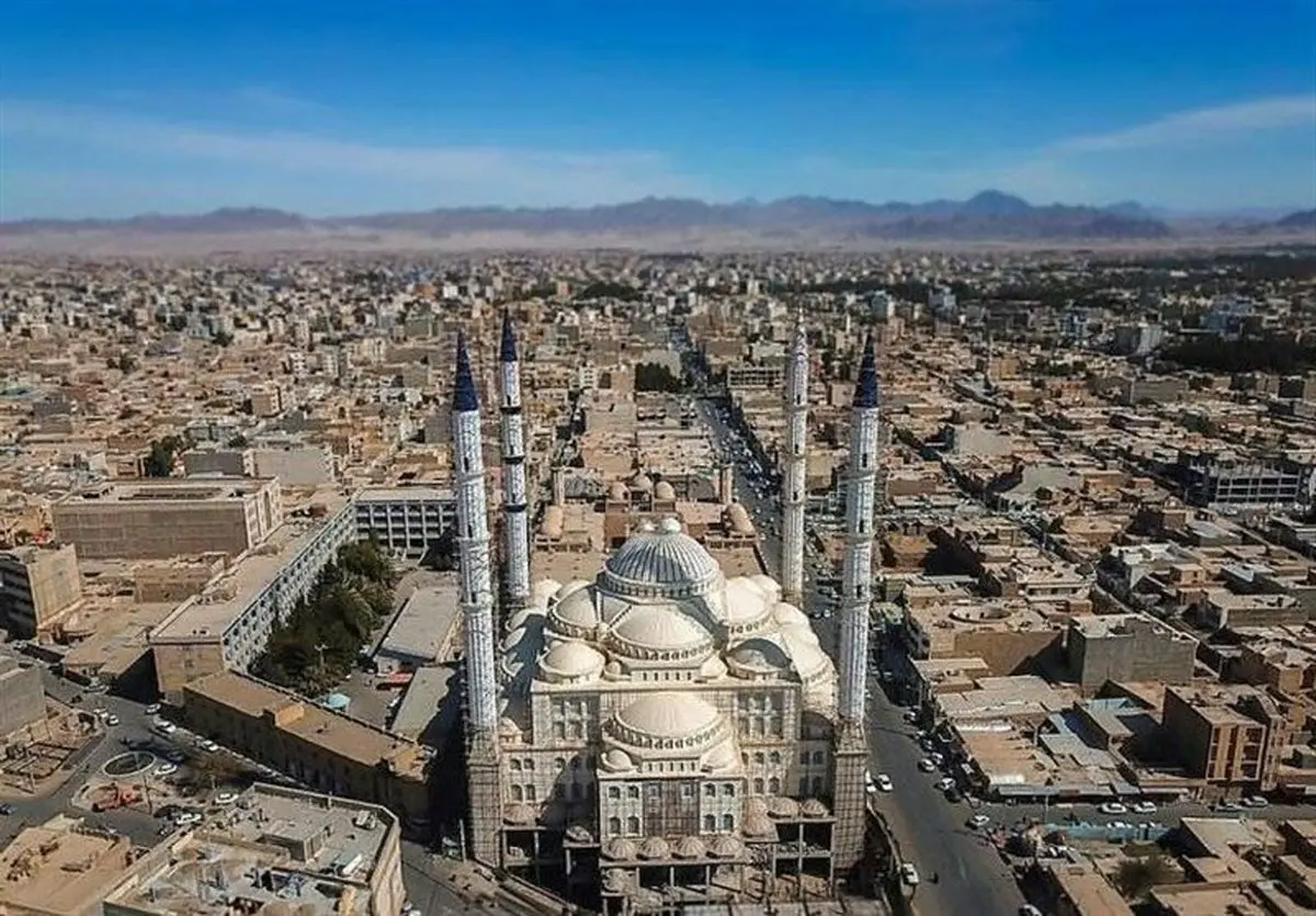 شعار دادن زنان معترض بلوچ با لهجه تهرانی در مسجد مکی! | معترضان واقعی یا آشوبگران اجاره‌ای؟