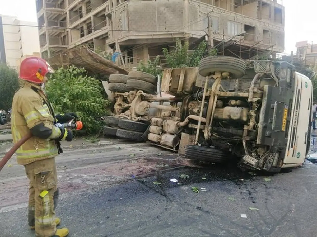  میکسر بتن در آجودانیه واژگون شد