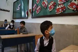 
با آرام شدن بیماری باید زمینه حضور در مدرسه فراهم شود