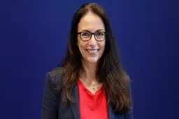 
بانوی ایرانی، نامزد اصلی ریاست بزرگ‌ترین اتحادیه کارگری آلمان است
