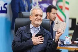 بیانیه نهضت آزادی: از مسعود پزشکیان حمایت می‌کنیم | برای اصلاح شرایط کنونی، راهی کم‌هزینه‌تر و مطمئن‌تر از انتخابات آزاد و سالم وجود ندارد