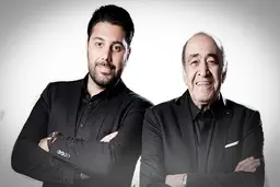 آواز احسان خواجه‌امیری در سوگ پدر | ادای احترام به ایرج خواجه‌امیری +ویدئو