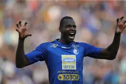 دیاباته با ماسک به تهران رسید/عکس