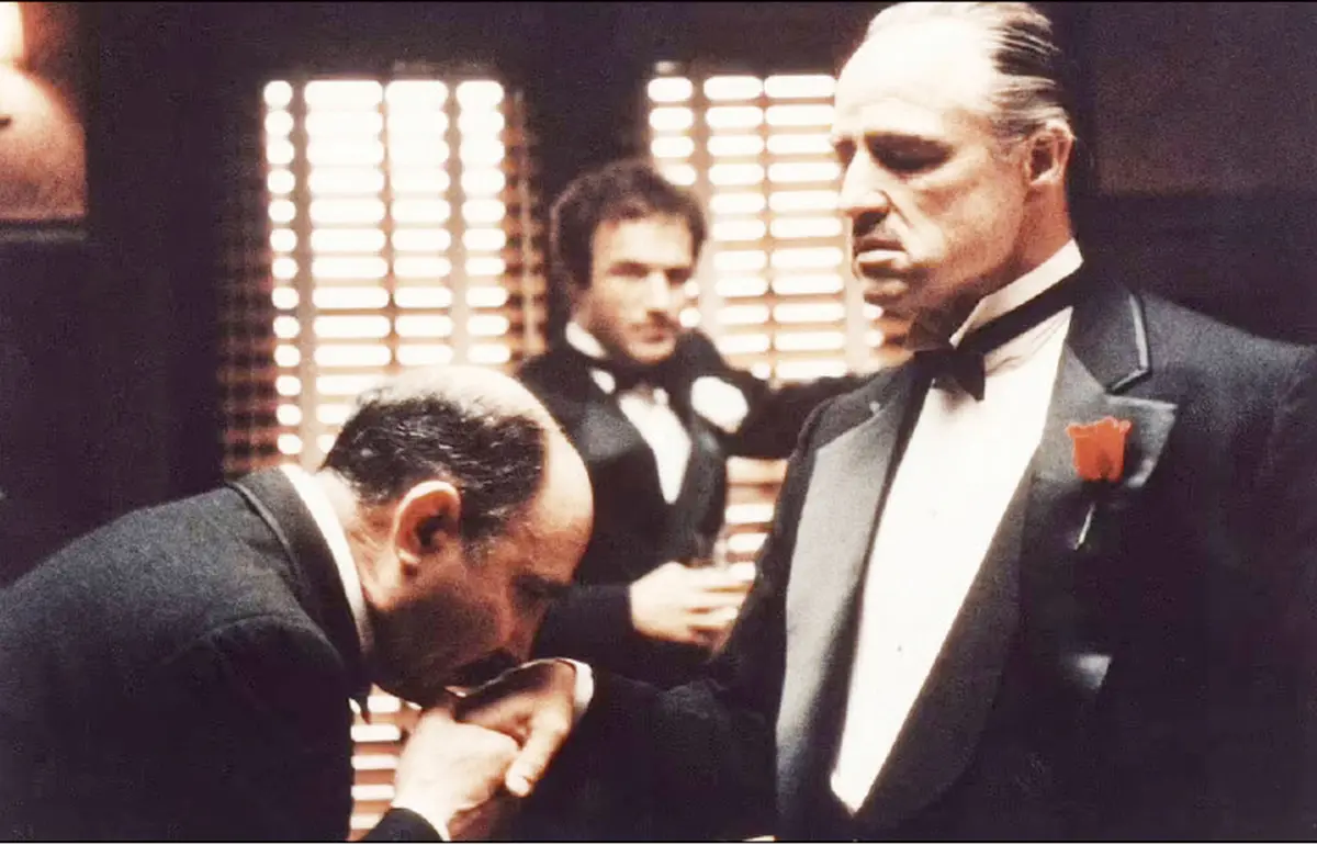 حامی‌پروری چه پیامدهایی برای جامعه دارد؟ | نفرین نوچه‌پروری