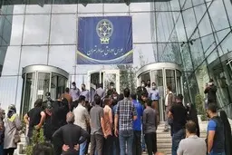 خروج سهام داران از بورس تهران  | شپنا و خودرو صدرنشین جدول معاملات