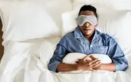 میدونستی اگه بد بخوابی صورتت چروک میفته؟! | بهترین حالت خوابیدن برای جلوگیری از چین و چروک صورت