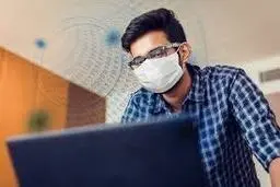 توصیه‌هایی برای پیشگیری از کمردرد در شرایط دورکاری