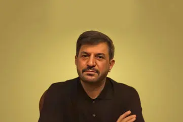 محمود شهریاری: در صداوسیما خانم‌هایی که کمی چاق‌تر هستند، مجبورند طوری لباس بپوشند که بدن آن‌ها صاف صاف به نظر بیاید