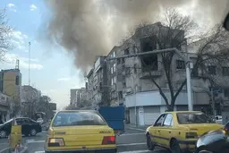 شنیده‌شدن صدای ۳ انفجار در مرکز شهر تهران | ماشین های آتش نشانی از میدان انقلاب به طرف محل انفجار در حال حرکت هستند +جزئیات