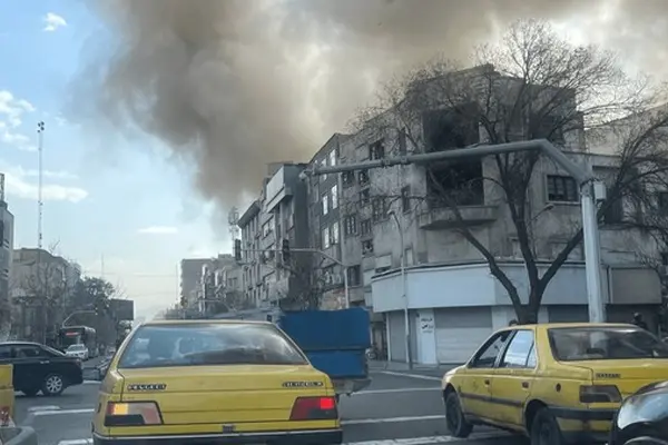 شنیده‌شدن صدای ۳ انفجار در مرکز شهر تهران | ماشین های آتش نشانی از میدان انقلاب به طرف محل انفجار در حال حرکت هستند +جزئیات