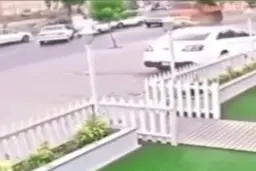 ترمز بریدن وحشتناک کامیون در رشت + ویدئو