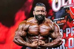 (ویدئو) فیگورهای هادی چوپان در مراسم فینال مسترالمپیا