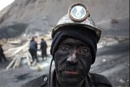 چرا حداقل دستمزد کارگران باید به صورت پلکانی در طول سال افزایش یابد؟