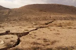 درگیری ۲۹ استان ایران با فرونشست | ایران در حال نشست است