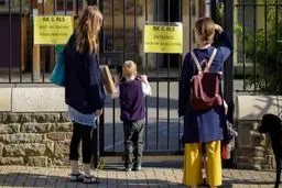 
افزایش بیماران کرونایی با بازگشایی مدارس