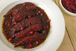 طرز تهیه خورشت انار و بادمجان | غذای مجلسی بسیار لذیذ مخصوص شب یلدا 