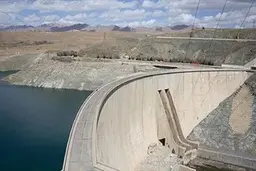زاینده‌رود به اصفهان رسید