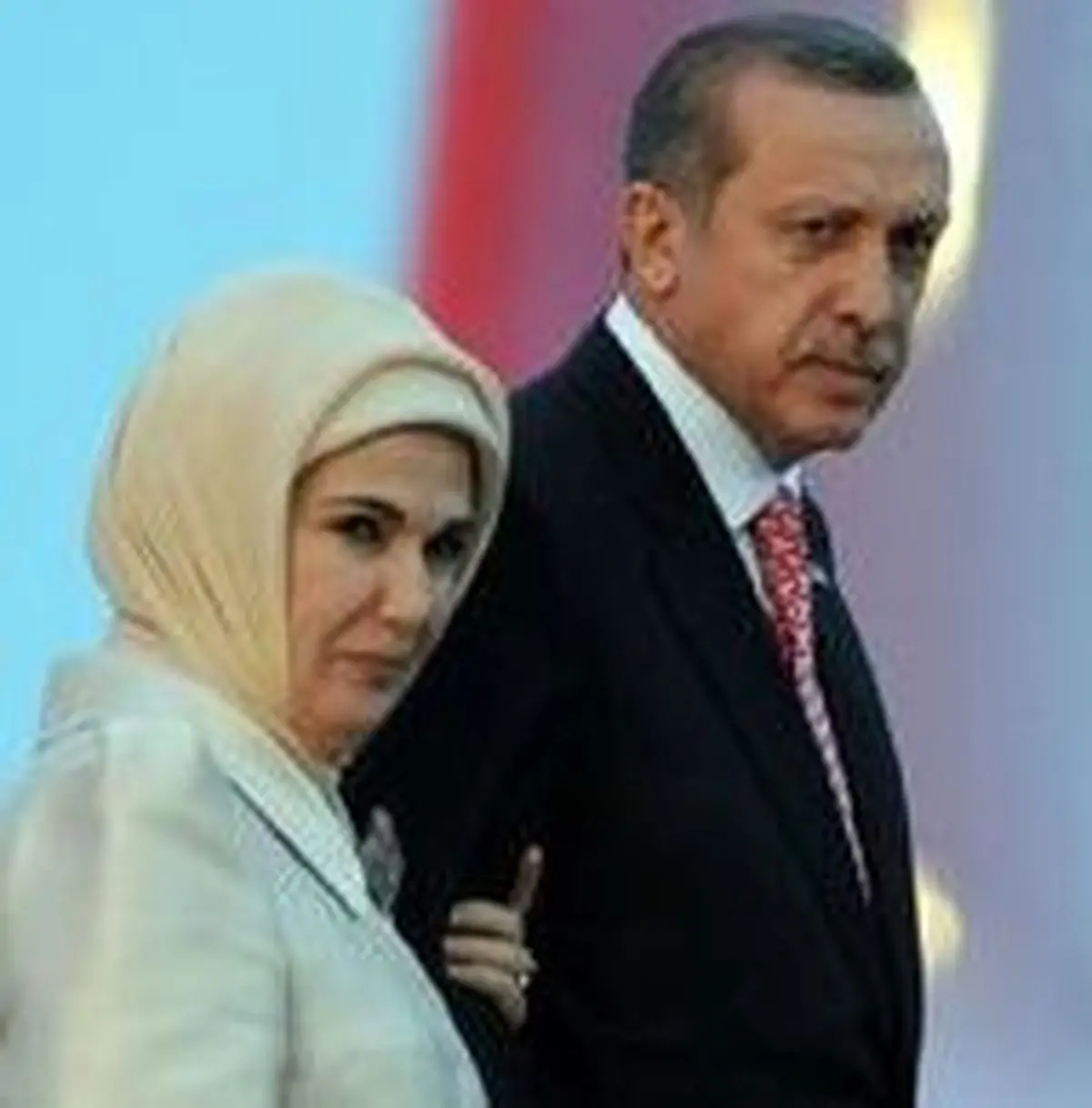 کاربران ترکیه ای به همسر اردوغان گیر دادند+ عکس