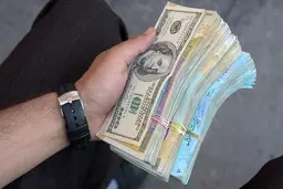 پیش بینی قیمت دلار  |  2 خبر تاثیر گذار در بازار ارز