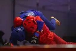 افشاگری عجیب درباره خواهران منصوریان | حمله گروهی به زن و فرزند مردی که با آنها درگیر شد !