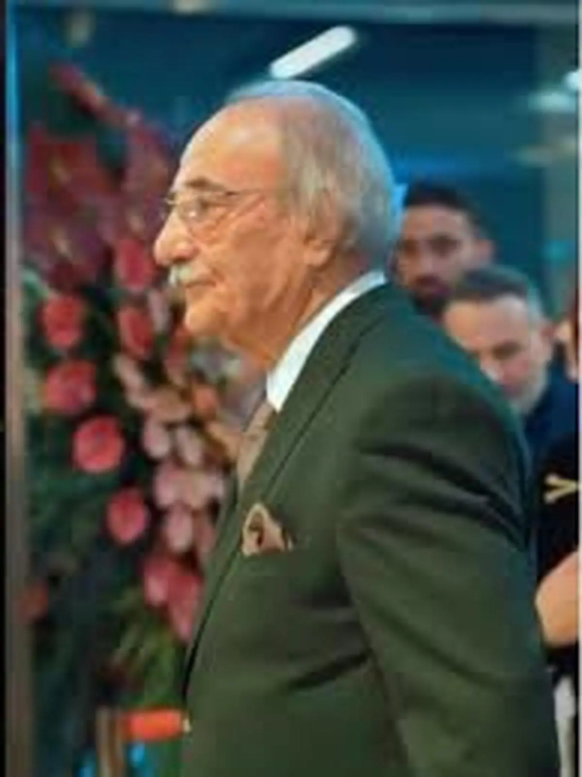 ساعدی‌نیا: خودم و پسرم اشتباه کردیم | عذرخواهی مالک برند «ساعدی‌نیا» از مردم بابت تعطیلی فروشگاه‌ها