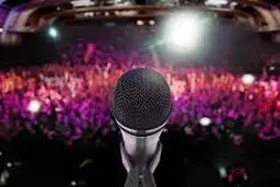 خواننده معروف ایرانی در ترکیه کنسرت برگزار می‌کند
