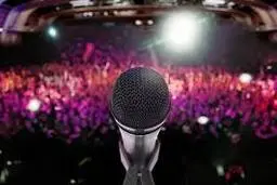 خواننده معروف ایرانی در ترکیه کنسرت برگزار می‌کند