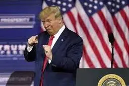   ترامپ  |  فضای تبلیغاتی پربازدید کشور را خریداری کرد.
