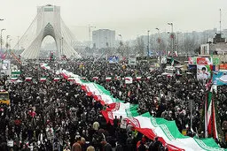 شیوه  خاص مصاحبه صداوسیما در مراسم ۲۲ بهمن