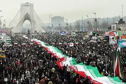 شیوه  خاص مصاحبه صداوسیما در مراسم ۲۲ بهمن