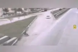 کمک پلیس اردبیل به یک فرد ناتوان جسمی+ویدئو 